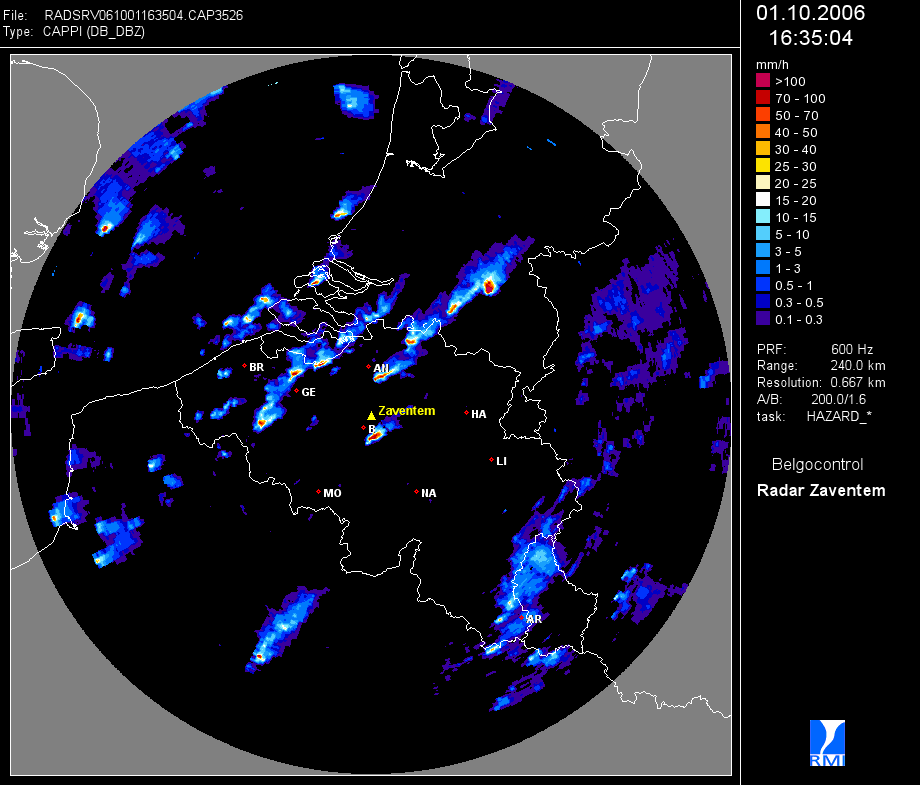 Een radarbeeld van Zaventem (Skeyes, voorheen Belgocontrol) met een uitzonderlijke situatie op 1 oktober 2006.